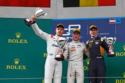 Podium: race winner Stoffel Vandoorne, ART Grand Prix, second place Sergey Sirotkin, Rapax, third place Alex Lynn, DAMS