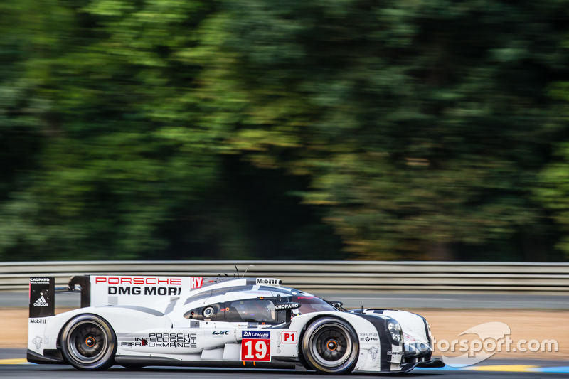 #19 Porsche Team Porsche 919 Hybrid: Nico Hulkenberg, Nick Tandy, Earl Bamber