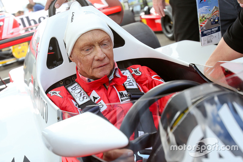 Niki Lauda, Presidente Non Esecutivo Mercedes nella McLaren MP4/2 alla Parata delle Leggende