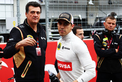 Pastor Maldonado, Lotus F1 Team com Federico Gastaldi, diretor da Lotus F1 Team no grid