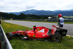 Поврежденная Ferrari SF15-T Кими Райкконена, Ferrari