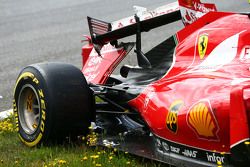 damaged Ferrari SF15-T of race retiree Kimi Raikkonen, Ferrari