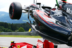 The damaged McLaren MP4-30 of Fernando Alonso, McLaren