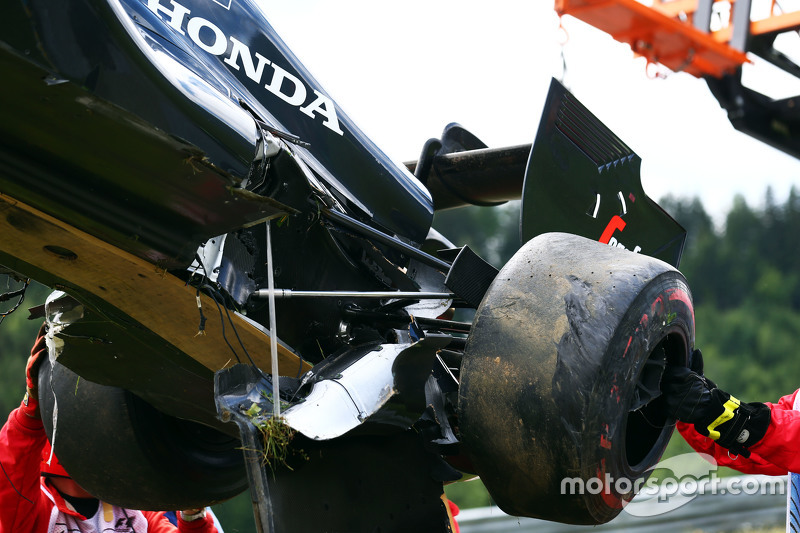 The damaged McLaren MP4-30 of Fernando Alonso, McLaren