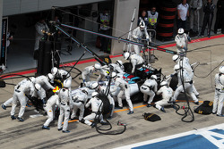 Valtteri Bottas, Williams FW37, esegue un pit stop