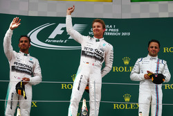 Podio: Lewis Hamilton, de Mercedes AMG F1, segundo; Nico Rosberg, de Mercedes AMG F1, ganador de la