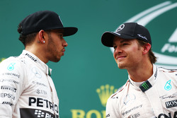 Podium: second placed Lewis Hamilton, Mercedes AMG F1 with race winner Nico Rosberg, Mercedes AMG F1