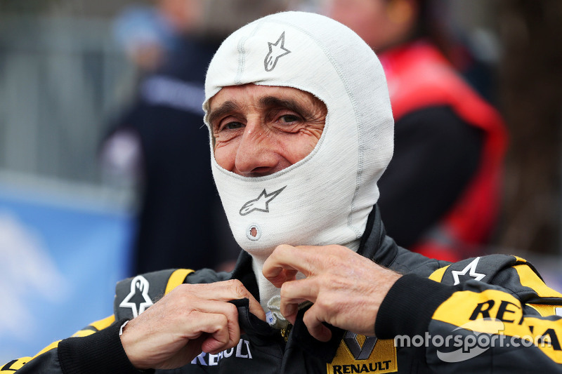 Alain Prost, no desfile das lendas