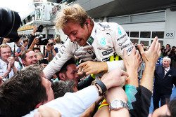Vencedor Nico Rosberg, Mercedes AMG F1 comemora