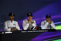 La conferenza stampa FIA post gara: Lewis Hamilton, Mercedes AMG F1, secondo; Nico Rosberg, Mercedes