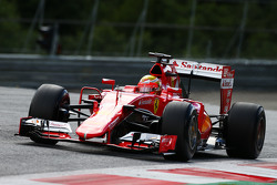 Esteban Gutiérrez, Ferrari SF15-T piloto de pruebas y reserva