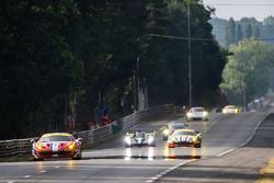 AF Corse车队83号法拉利458 GTE赛车:伊曼纽尔·克拉德、马特奥·克雷索尼、弗朗索瓦·佩罗多