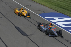 Ryan Hunter-Reay, Andretti Autosport Honda et James Jakes, Schmidt Peterson Motorsports