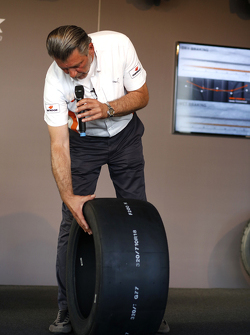 Манфред Зандбихлер, Hankook общается со СМИ