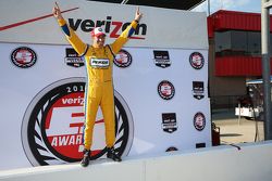 Polesitter Simon Pagenaud, Team Penske Chevrolet