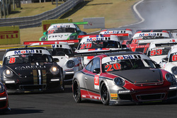 Pelotón de la Porsche GT3 Challenge en Velo Cittá