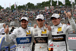 Третье место - Гэри Паффет, ART Grand Prix Mercedes-AMG C63 DTM, первое место - Паскаль Верляйн, HWA AG Mercedes-AMG C63 DTM, второе место - Роберт Уикенс, HWA AG Mercedes-AMG C63 DTM