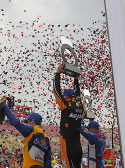 Podio: el tercer lugar Marco Andretti, Andretti Autosport y el ganador Graham Rahal, Rahal Letterma