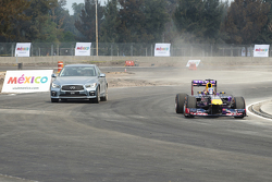 Daniel Ricciardo, de Red Bull Racing pone a prueba el nuevo circuito del GP de México