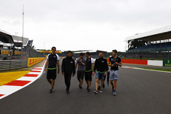 Seb Morris and Alex Fontana and Sandy Stuvik, Status Grand Prix walk the track