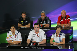 FIA persconferentie: Matthew Carter, Lotus F1 Team CEO; Dr. Vijay Mallya, Sahara Force India F1 eige