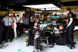 Работы с Mercedes AMG F1 W06 Нико Росберга, Mercedes AMG F1 в гараже