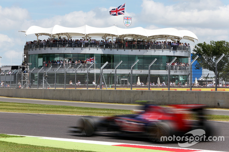 Carlos Sainz Jr., Scuderia Toro Rosso STR10