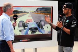 Martin Brundle, commentateur Sky Sports avec Lewis Hamilton, Mercedes AMG F1