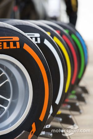 Muestran los neumáticos Pirelli
