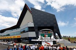 Podium: 1. Sergey Sirotkin, Rapax; 2. Alexander Rossi, Racing Engineering, und 3. Stoffel Vandoorne,