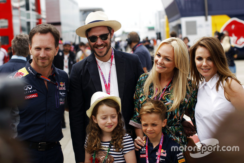 Christian Horner, jefe de Red Bull Racing y Will Young, Emma Bunton con Geri Halliwell