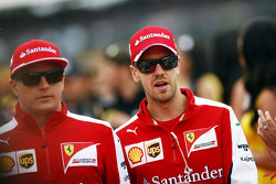 Kimi Raikkonen, Ferrari et Sebastian Vettel, Ferrari lors de la parade des pilotes