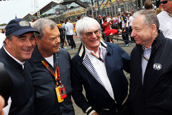 Nigel Mansell, avec Sir Martin Sorrell, Bernie Ecclestone, et Jean Todt