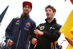 Даниэль Риккардо, Red Bull Racing и Ромен Грожан, Lotus F1 Team на параде пилотов