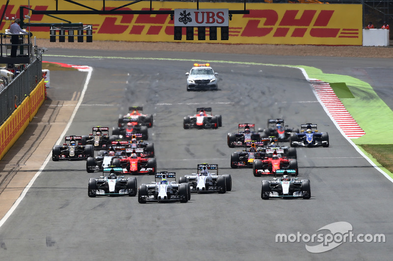 Start: Felipe Massa, Williams FW37, in Führung