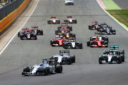 Départ : Felipe Massa, Williams FW37 mène