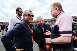 Sir Martin Sorrell, WPP CEO bersama Jean Todt, FIA President, dan Andy Palmer, Aston Martin CEO on t