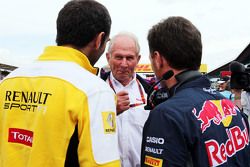 Cyril Abiteboul, Geschäftsführer Renault Sport F1, mit Dr. Helmut Marko, Berater Red Bull Motorsport