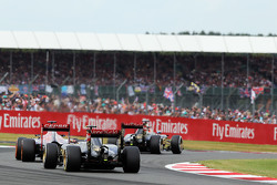 Пастор Мальдонадо, Lotus F1 E23 на установочном круге
