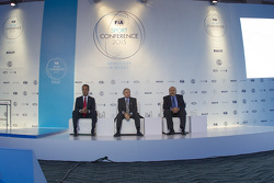 (Izq a Der) Carlos Slim Domit senador FIA, Jean Todt presidente de la FIA y José Abed vicepresidente