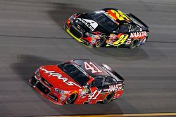 Jeff Gordon, Hendrick Motorsports Chevrolet et Kurt Busch, Stewart-Haas Racing Chevrolet