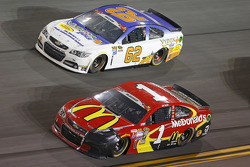 Brendan Gaughan, Richard Childress Racing Chevrolet and Jamie McMurray, Chip Ganassi Racing Chevrolet