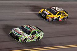 Kyle Busch, Joe Gibbs Racing Toyota et Matt Kenseth, Joe Gibbs Racing Toyota