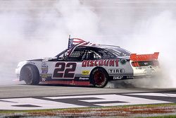 Ganador de la carrera Brad Keselowski, Team Penske Ford