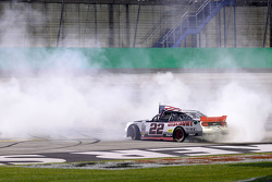 Ganador de la carrera Brad Keselowski, Team Penske Ford