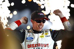 Ganador de la carrera Brad Keselowski, Team Penske Ford