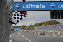 Le vainqueur de la course 3 : Markus Pommer, Motopark Dallara Volkswagen