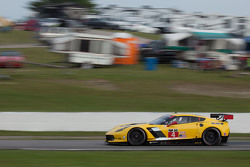 #4 Corvette Racing Chevrolet Corvette C7.R: Oliver Gavin, Tommy Milner