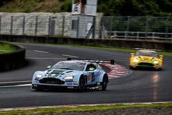 #88 Craft-Bamboo Racing Aston Martin Vantage V12 GT3: Richard Lyons, Frank Yu