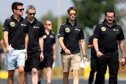 Jolyon Palmer, Lotus F1 Team, Romain Grosjean, Lotus F1 Team y Julien Simon-Chautemps, Romain Grosje